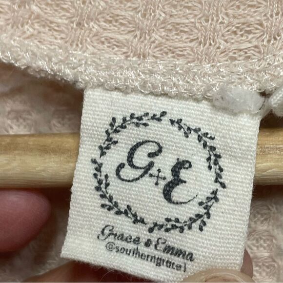 5 for $25🔥Grace & Emma Cream Lace Sleeve Long Sleeve T-Shirt Medium - Picture 4 of 7